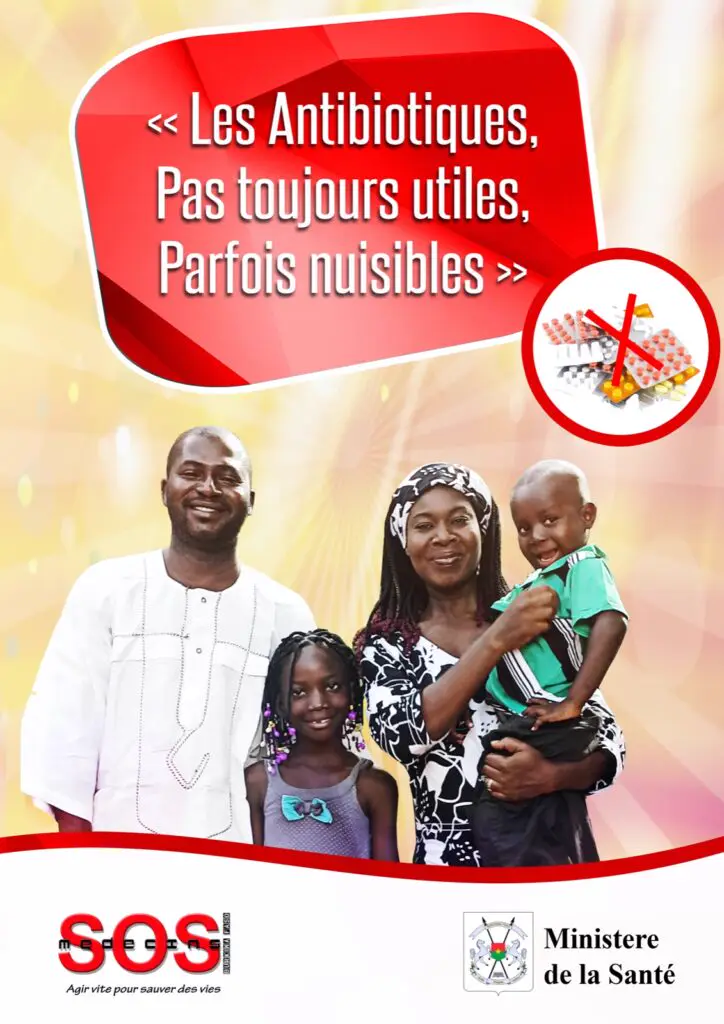 Affiche de campagne SOS Médecins et Ministère de la Santé : « Les antibiotiques, pas toujours utiles, parfois nuisibles », avec une famille souriante.